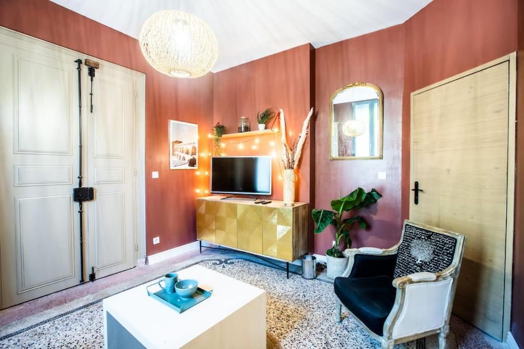 La Suite 2 Pieces Lit Queen Size Entree Privee Nimes Exterior foto